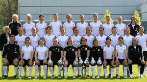 Alle infos zum neuen deutschlandtrikot 2020. In Deutschland Der Dfb Kader Fur Die Frauen Fussball Wm 2011 Bilder Fotos Welt