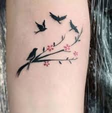 Family 4 Birds On A Branch Tattoo 50 Trendy Ideeen Tattoo Bird Family Mom In 2020 Elegant Tattoos Bird Tattoos For Women Wrist Tattoos For Women