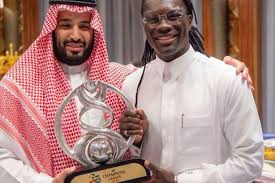 بافيتيمبي جوميز شارك هذا الموسم، رفقة نادي الهلال السعودي في 28 مباراة، نجح في تسجيل 27 هدفا، إضافة إلي نجاح في صناعة. Ù†Ø¬Ù… Ø§Ù„Ù‡Ù„Ø§Ù„ ÙŠØªØ±Ø§Ø¬Ø¹ Ø¹Ù† ÙˆØ¹Ø¯Ù‡ Ù„Ù€ Ø¨Ù† Ø³Ù„Ù…Ø§Ù† Ø§Ù„Ù…ØµØ±ÙŠÙˆÙ†