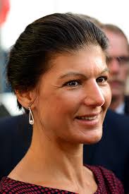 Sie halten den nationalstaat für ein auslaufmodell und sich selbst für weltbürger, fleiß und anstrengung finden sie uncool. Sahra Wagenknecht Grosse Und Gewicht Alter Vermogen