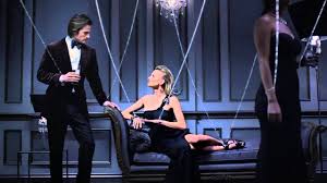 L'eau de parfum la vie est belle symbolise une nouvelle philosophie de vie : Eau De Parfum Lancome La Vie Est Belle Hd Youtube