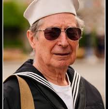 Those willing to make compromises are known as 'cooperating artists'