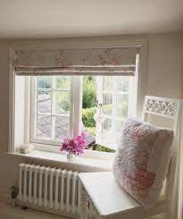 Do you love the chic look of the cottage country style? Cottage Bedroom Window Bedroom Window Dressing Window Treatments Bedroom Cottage Blinds