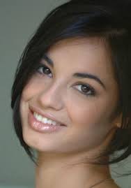 Nel nostro database ci sono 15 frasi relative al film cado dalle nubi. Cado Dalle Nubi Film 2009