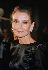 Miguel, mi celular es el 936116169.Cariños Como no puedo salir porque por  ahora no puedo caminar, dime qué tarde de la próxima semana puedes venir a  mi casa. Ave Pardo 1394 depto