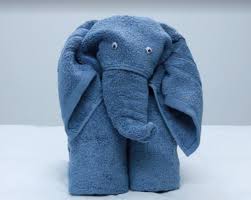 Video Diy Comment Plier Vos Serviettes En Animaux En 2020 Avec Images Pliage Serviette Animaux Pliage Serviette De Bain Animal En Serviette