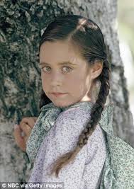 Fox News host apologizes to country club for accusing them of refusing to  seat family over politics