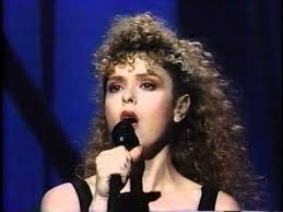 Bernadette Peters Sings I M So Lonesome I Could Cry Youtube Bernadette Peters Cry Youtube Singing