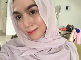 Cara mengamalkan doa memakai bedak agar terlihat cantik. Amalkan Macam Pakai Bedak Sejuk Setiap Hari Rahsia Wanita Ni Miliki Kulit Putih Mulus Keluarga