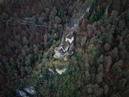 Places and directionsbuilding a house: White House Surrounded Green Trees Daytime Nature Landscape Piqsels