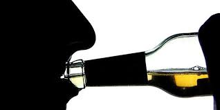 Alkohol Im Job Was Tun Wenn Der Kollege Heimlich Trinkt
