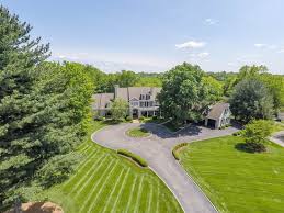 Prestigious Country Estate In Louisville Kentucky Country Estate Vampire House Louisville