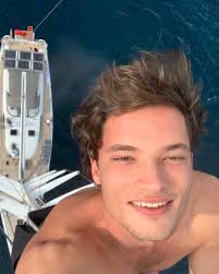 Stone (@stonevantimmeren) · Instagram 照片和视频