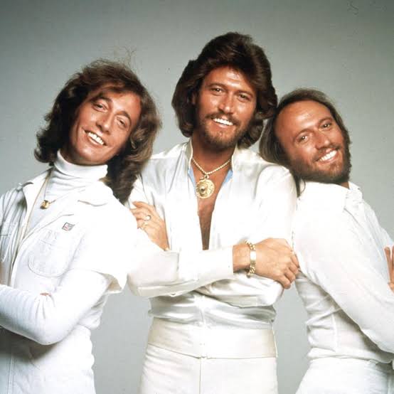 Bee Gees, ba nhân tài ghép lại thành một huyền thoại - Tạp chí văn hóa - RFI