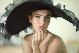 Kim Thibeault's Instagram, Twitter & Facebook