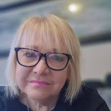 Sara McGlynn (@sara.mcglynn) • Threads, Say more