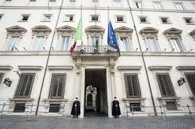 Il consiglio dei ministri, su proposta del presidente giuseppe conte e del ministro per la pubblica il consiglio dei ministri si è riunito lunedì 15 giugno 2020, alle ore 21.30 a villa pamphilj, sotto la. Il Consiglio Dei Ministri Inizia In Ritardo Partiti Divisi Sulle Cartelle