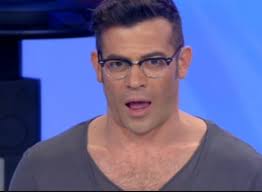 Gianni sperti, ex marito di paola barale, mattatore durante il balletto della quarta puntata del serale di amici gianni non è riuscito a portare a termine una capriola in aria ed invece di cadere in piedi si è. Gianni Sperti E L Omosessualita In Un Intervista L Opinionista Di Uomini E Donne Si Racconta Adozioni Trono Gay E Coming Out Ecco Cosa E Per Me L Amore Caffeina Magazine