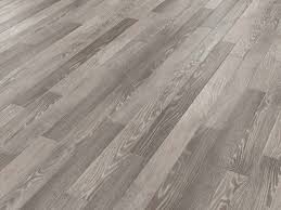 Karndean Da Vinci Limed Silk Oak Carries Soft Grey Tones Across An Undulating Silk Like Grain With Its Steady Colour Flooring Vinyl Flooring Karndean Flooring