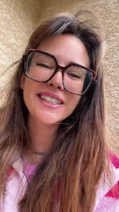 Fou Rire et Danse: La Folie de Lea Borie