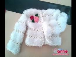 Sakalli Ipten Beyaz Gullu Bebek Hirka Modeli Turkce Videolu Nazarca Com Orgu Baby Knitting Patterns Tig Isleri