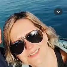 Una mujer aún no identificada robó en un local comercial propiedad de unos  venezolanos en Buenos Aires. En los videos se ve como la mujer se guarda  algunos productos que se expenden