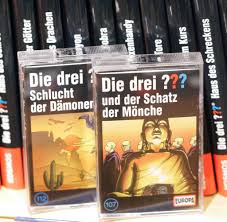 Regen, blitz und donner konnten die drei podcaster nicht davon abhalten diese folge zu besprechen. Umsatz Die Drei Machen Lady Gaga Platt Welt