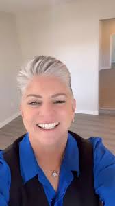 Hey everyone! My cousin, Summer Vasquez Hudson, selling a few items