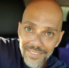 Hi All, newbie here. Started using JDICTION ResinCrete a few months ago.  Loving it. Question though, what happened here ... any tips/advice much  appreciated. Update: I used jdiction resin crete, 200grams powder