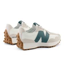 New Balance Lifestyle | 327 Trainers | Runners | USC