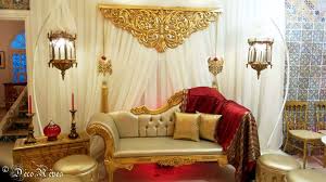 Je ne veux pas prendre de trone ça prend trop de place mais pourquoi pas mettre de jolis tissus sur les canapés. Deco Reve Decoration Mariage La Soukra La Soukra Ariana