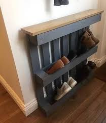 Diy Paletten Schuhregal Design Design Diy Pallet Rack Schuh In 2020 Shoe Rack Furniture Diy Pallet Furniture Pallet Shoe Rack