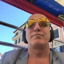 Christopher Lowe (@iamchrisjlowe)