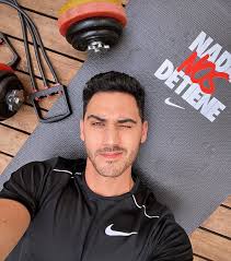 Desde finales del año pasado se presumía que los actores estaban saliendo. Alejandro Speitzer On Instagram Nada Nos Detiene Chequen Las Apps De Nike Y Sigamos En Movimiento Juntos Play Beautiful People People Over Ear Headphones