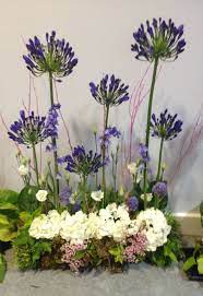 Blue Agapanthus Bluebells And White Hydrangea Composizioni Floreali Floreale Composizione
