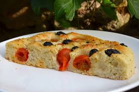 Focaccia Pugliese Aux Tomates Et Olives Recettes De Cuisine Focaccia Recettes De Cuisine Faciles