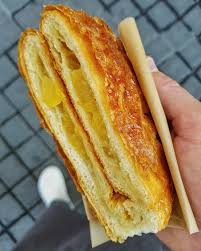 Boulangerie Utopie On Instagram Et Voici La Viennoiserie Du Week End Chausson Mangue Caramel Au Beurre Sale Pate A Croissant Sur Levain Mangues Roties E I 2020