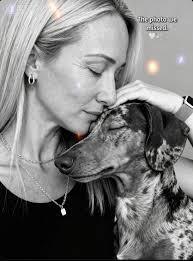 Could anyone remove the words from the top corner please