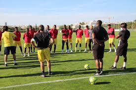 Gratuitement regarder tous les scores de foot en direct live des matchs de foot dans le monde entier. Syli National Primes Conditions D Hebergement Les Joueurs Refusent De Jouer Contre La Gambie Foot224 Actualite Sport Guinee