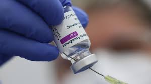 Astrazeneca soll nur menschen über 60 jahren geimpft werden. Astrazeneca Impfung Warum Die Risiko Abwagung Vielen Schwer Fallt Panorama Nordbayern De