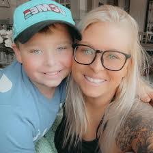 Carrie Coffey's Instagram, Twitter & Facebook