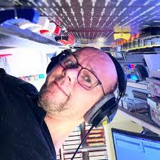 Richard Pflug's Instagram, Twitter & Facebook