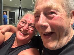 Så har vi danset den siste dansen. Vår gode venn, Arne, Arne Solli, ble 78  år. Arne, med det lune smilet, de gode kommentarene. Arne, som virkelig  kunne føre når vi danset.