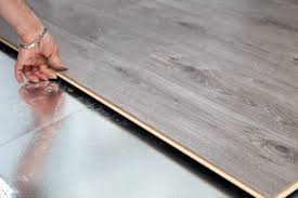 Ideale per qualsiasi superfice grazie allo spessore da 2 cm garantisce alta resistenza, antigelivo. Tipi Di Pavimento Flottante E Costi Di Realizzazione