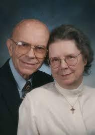 Carolyn Schrader's Instagram, Twitter & Facebook