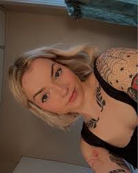 Ashley Riegel's Instagram, Twitter & Facebook