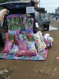 Bantal dengan ukuran 40x40cm bantal terbuat dari kain katun dan berisi silikon dengan sarung bantal terbuat dari kain katun, di hiasi dengan bordir nama perusahaan tersedia berbagai macam warna harga rp 55.000 Jual Bantal Guling Murah Di Lampung 0823 6775 9731 Rumahsaleslampung Com