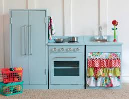 So wählen sie das richtige produkt aus dem obigen kinderküchen test das nachfolgende video zeigt ihnen eine möglichkeit, wie sie eine spielküche selber bauen können. Kinderkuche Aus Holz 50 Ideen Fur Susse Spielkuchen