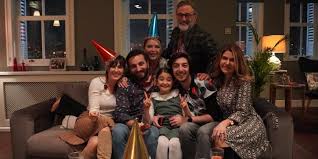 Aykut enişte filmini 2 kez izlemiş bir insan olarak beni sevindiren haber. Gupse Ozay In Ove Ove Bitiremedigi Film Aykut Eniste Bu Cuma Vizyonda