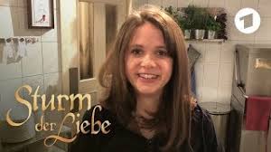 Mehr zu ihrer gastrolle verrät sie euch im video. Sidonie Von Krosigk Ubernimmt Eine Gastrolle Sturm Der Liebe Youtube